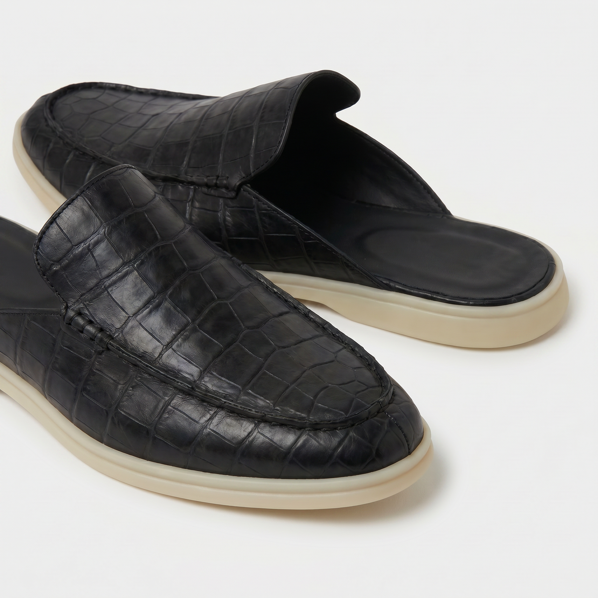 Mocasín Negro Black Cat | Edición Limitada